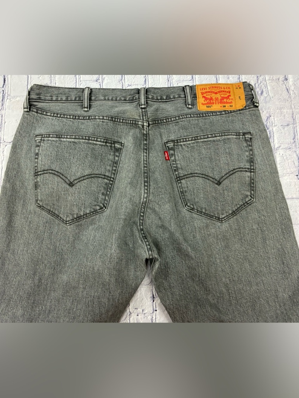 LEVIS 501 men’s size 38x32 jeans